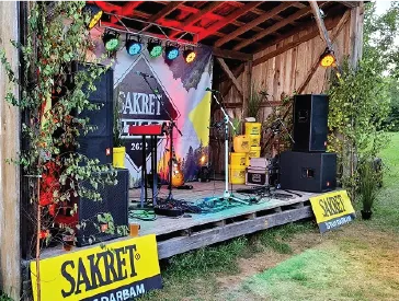 Skatuves noformējums vasaras pasākumam